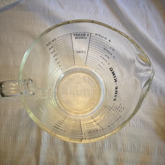 Vintage 4–Cup Fire King Measuring Cup with Blue Lettering #499 - Picture 8 of 14